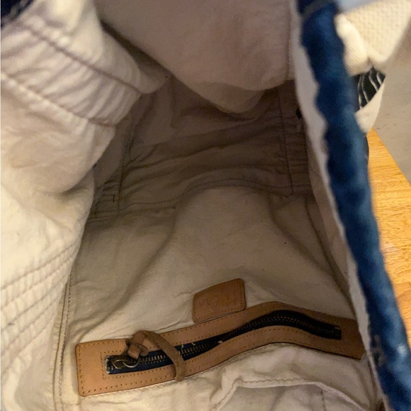 Hyena indigo tie-dye (shibori) pattern on canvas leather strap closure - Picture 14 of 16